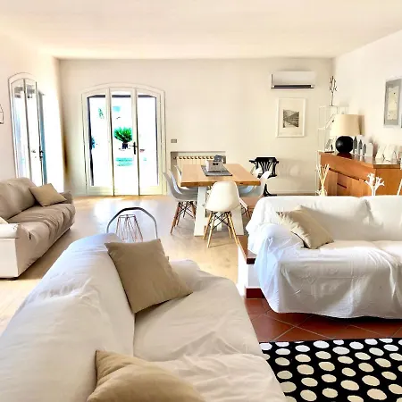 Casa Mari * Principina Terra
