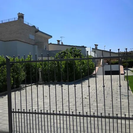 Casa Mari Bed & Breakfast *